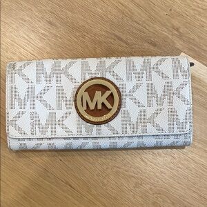 Michael Kors White Wallet